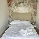 Pod Zaglami *