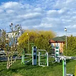 Pod Zaglami * Dziwnówek