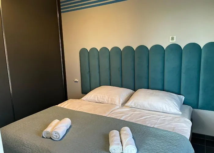 Pod Zaglami * Dziwnówek