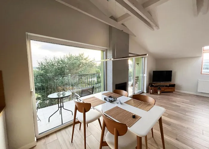 Pod Zaglami Dziwnówek