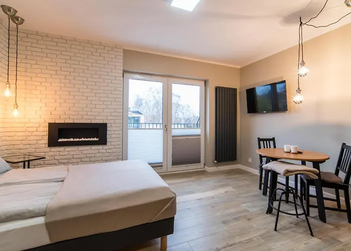 Pod Zaglami * Dziwnówek